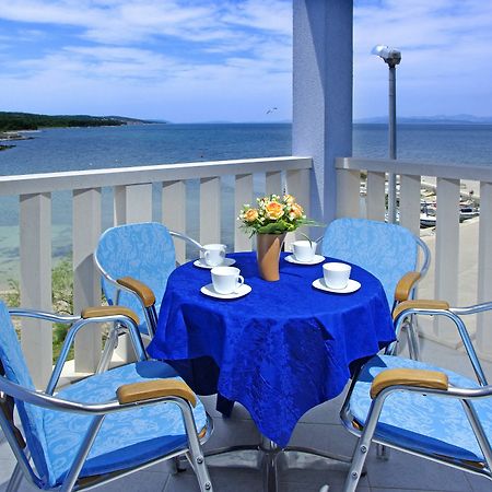 Aparthotel Marina Gromela Mirce Buitenkant foto