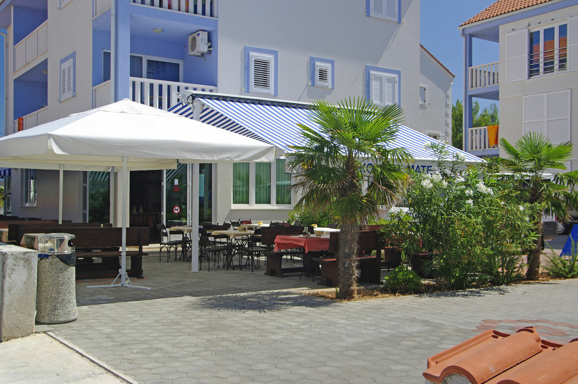 Aparthotel Marina Gromela Mirce Buitenkant foto